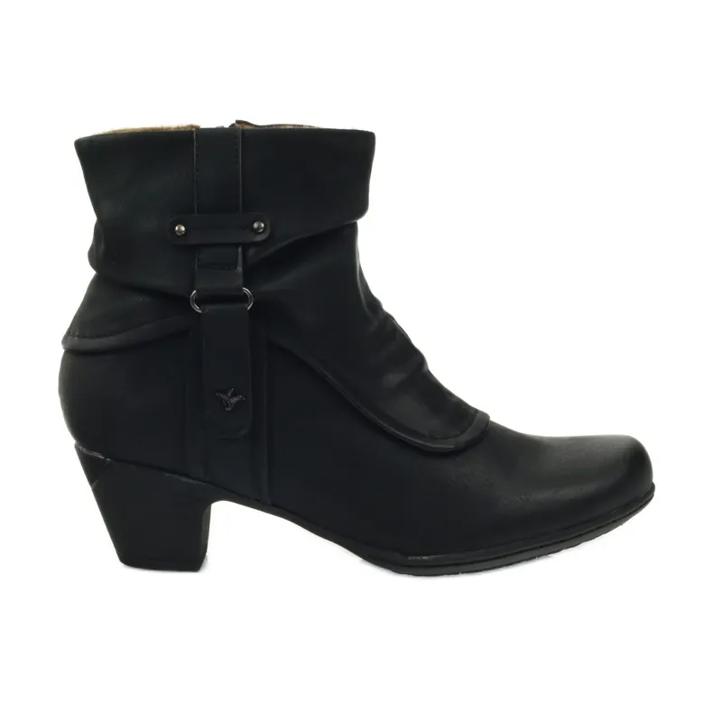 Black boots, super comfortable Aloeloe