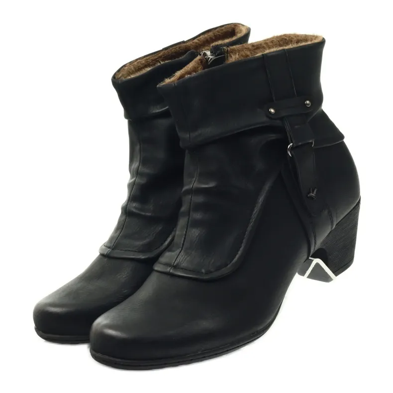 Black boots, super comfortable Aloeloe